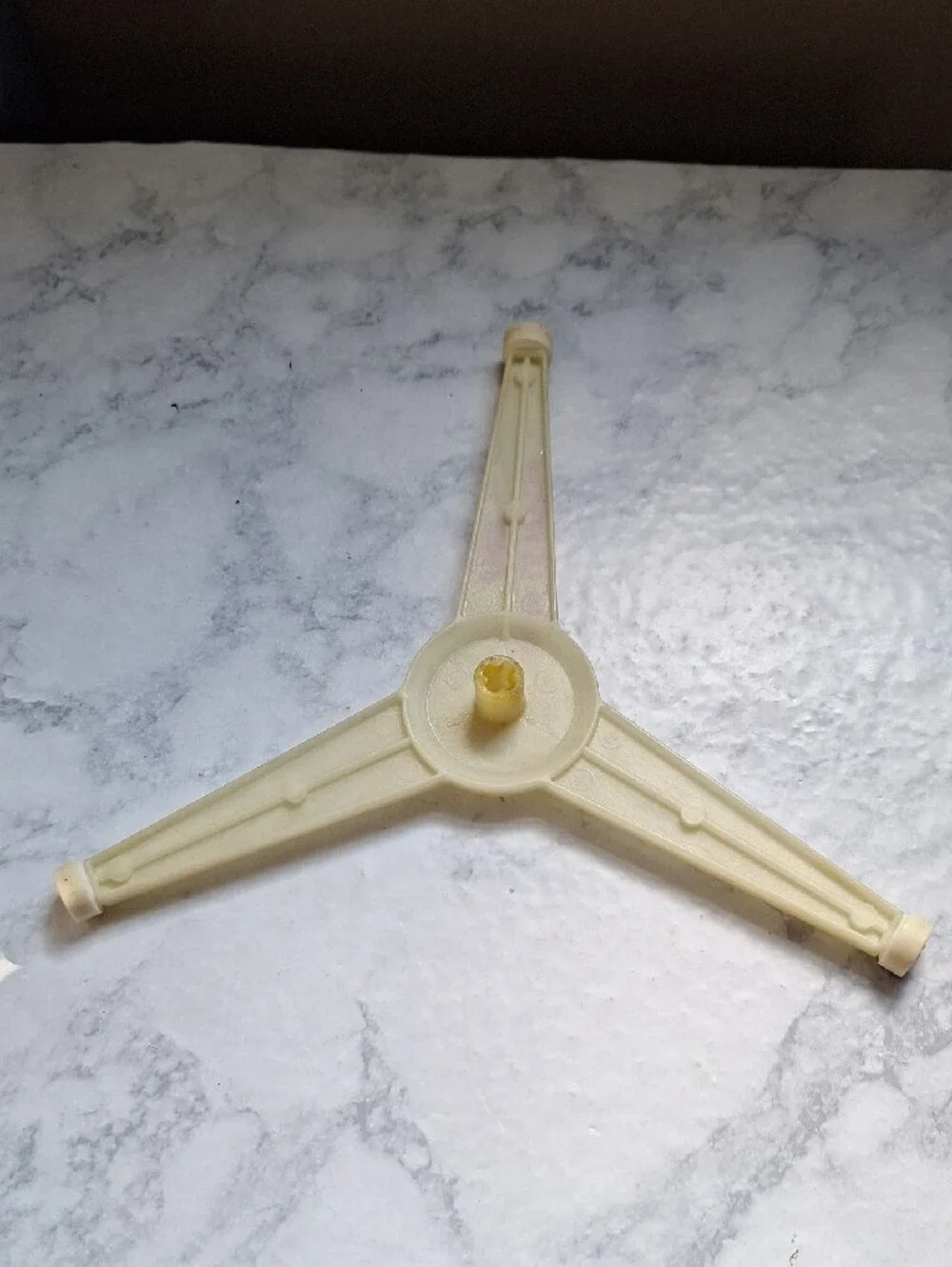 Beige 3-Arm Plastic Stand for Home  Supplies Or A  Sharp Microwave Glass Holder